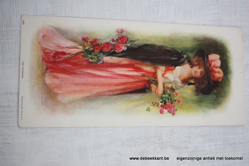 Antieke prent dame rood kleed