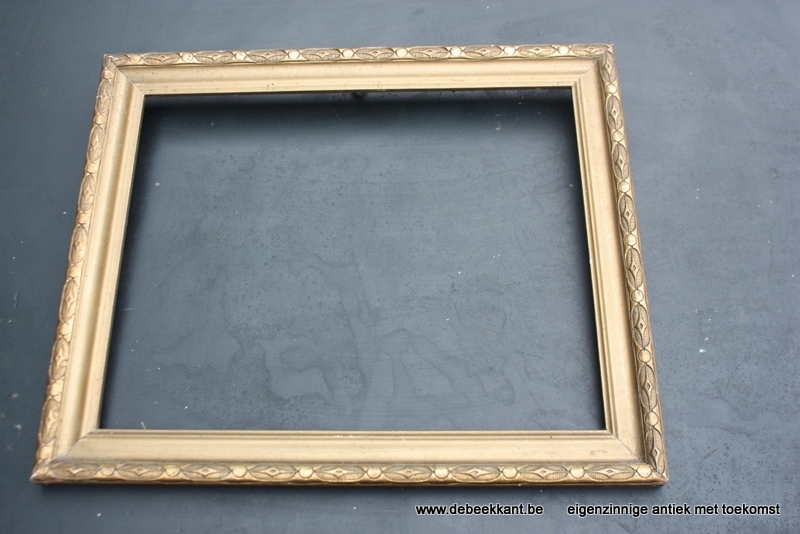 Antieke houten kader goudkleurig 29 x 34.7