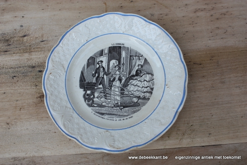Antiek sierbord La crinoline.