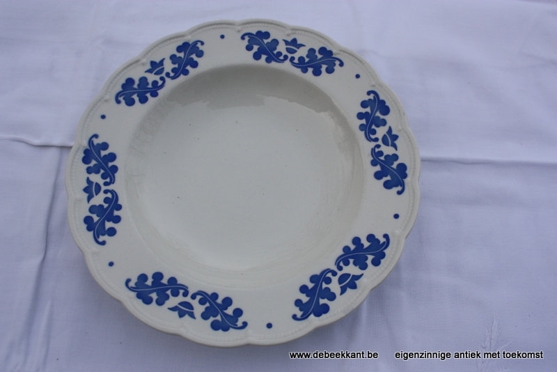 Diepe borden soepborden pastaborden Boch EIKENBLAD blauw
