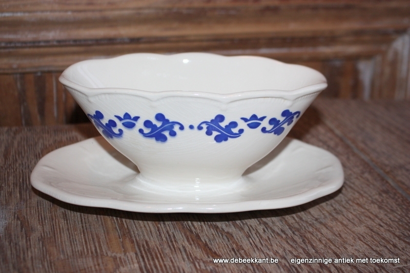 Antieke sauskom Boch EIKENBLAD blauw