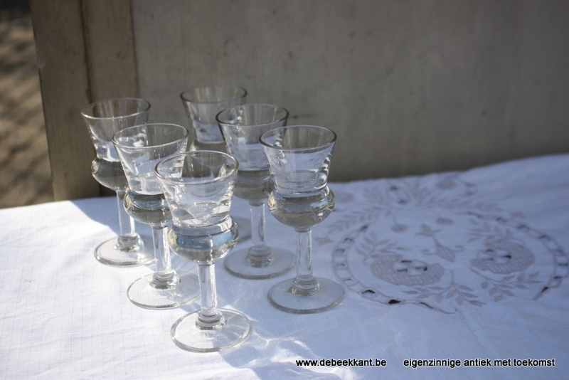 Antieke druppelglazen dik glas