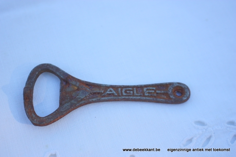 Oude aftrekker flessenopener AIGLE