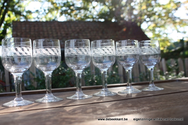 Set van 6 antieke gegraveerde glaasjes