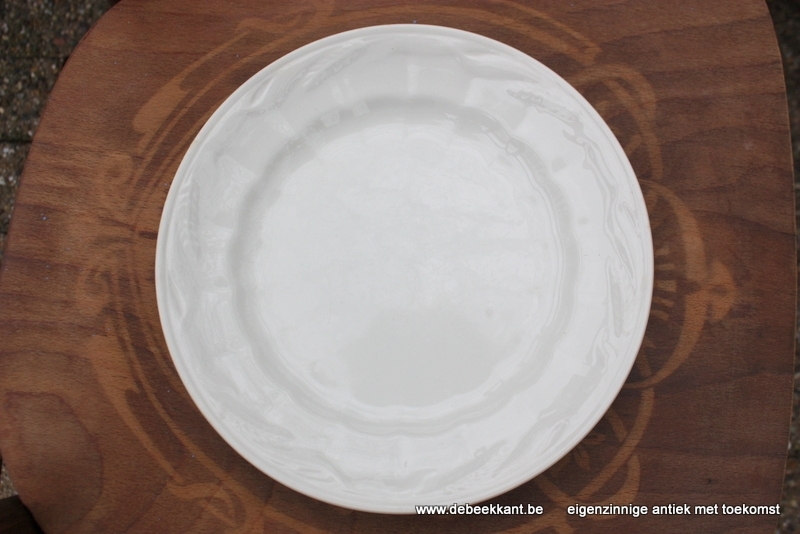 Antiek plat bord dinnerbord Boch met korenaren
