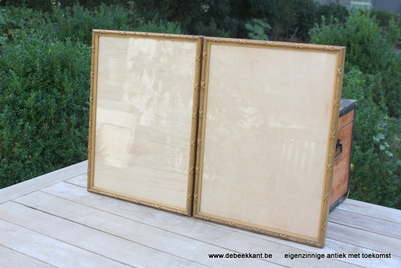 Set van twee antieke houten kaders doré 33 x 43.1