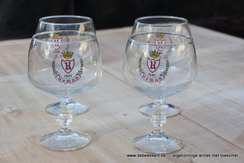 Bierglas brouwerij Roman op voet