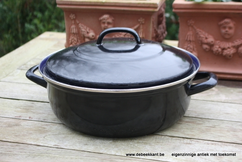 Zwarte kookpot blauw emaille