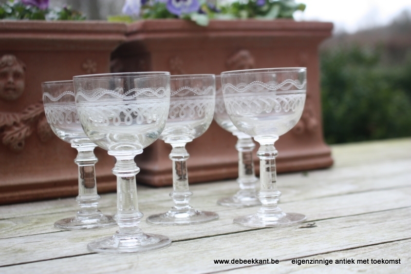 Set van 6 antieke guilloche glazen porto