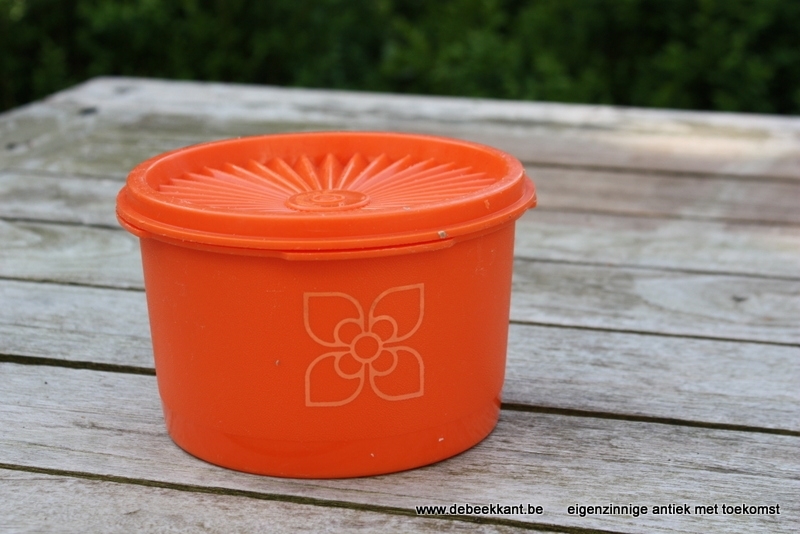 Tupperware pot zonnedeksel oranje