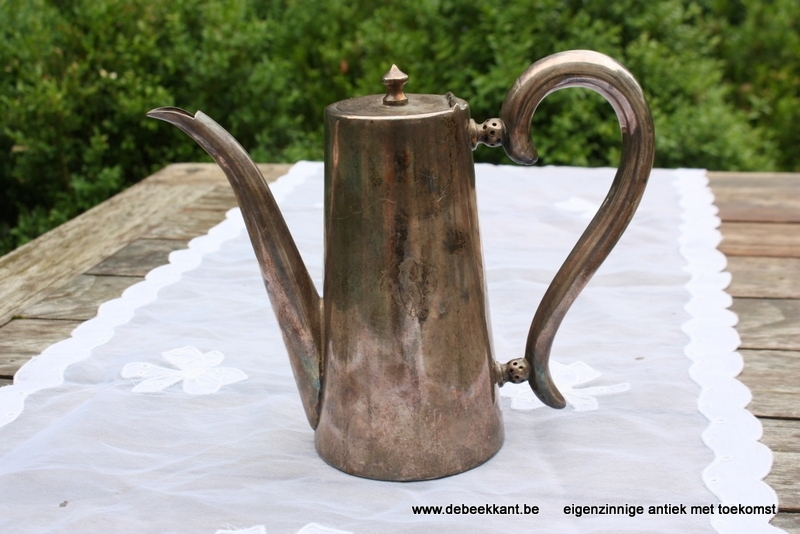 Verzilverde koffiekan