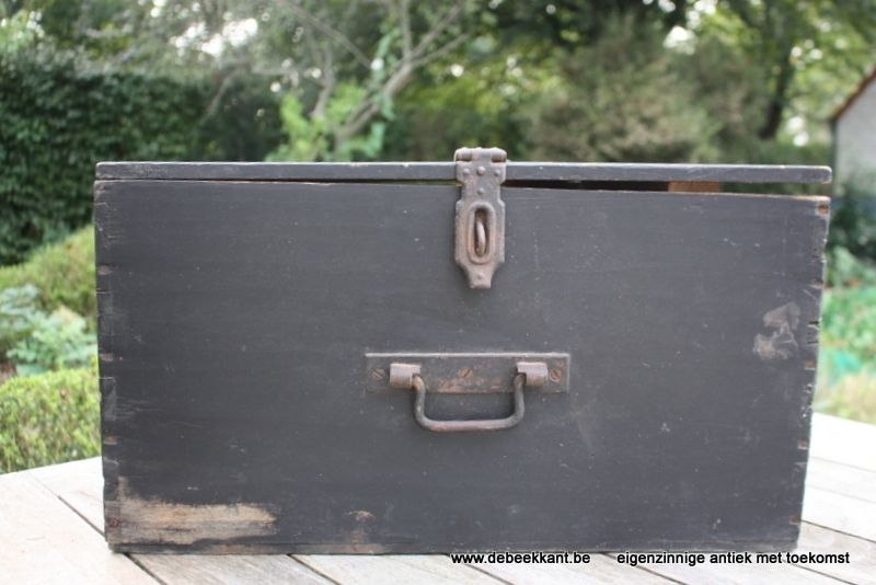 Antieke zwarte koffer authentieke staat