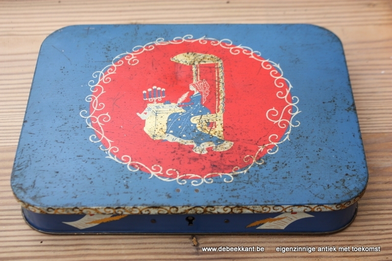Blikken doos Cote d'or blauw en rood met afbeelding dame