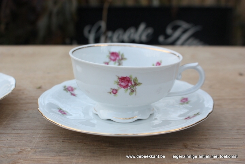Vintage tas en ondertas porselein 4781 met bloemen
