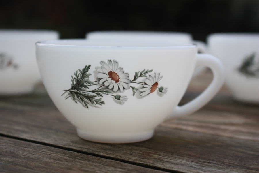 Retro tassen Arcopal France decor Margriet