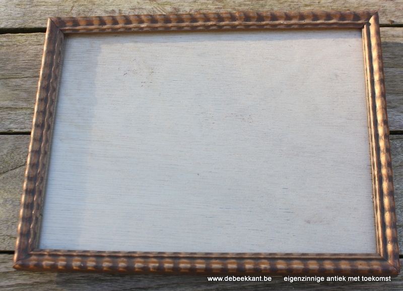 Antieke kader lijst bronskleur 19,6 x 25,6