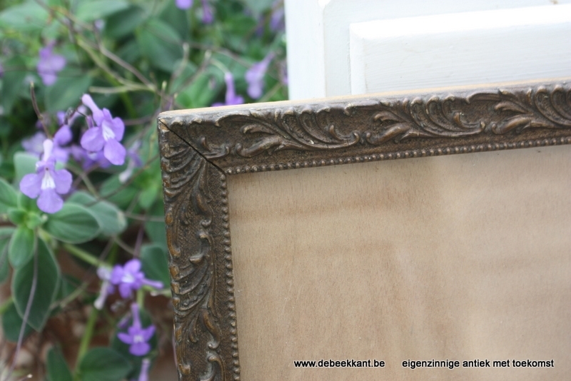 Antieke houten kader lijst bronskleur 35.7 x 45.8
