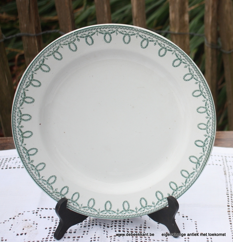 Antieke ronde schotel bord Boch BONAPARTE