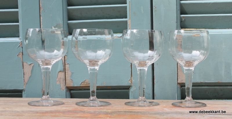 Antiek wijnglas facet 
