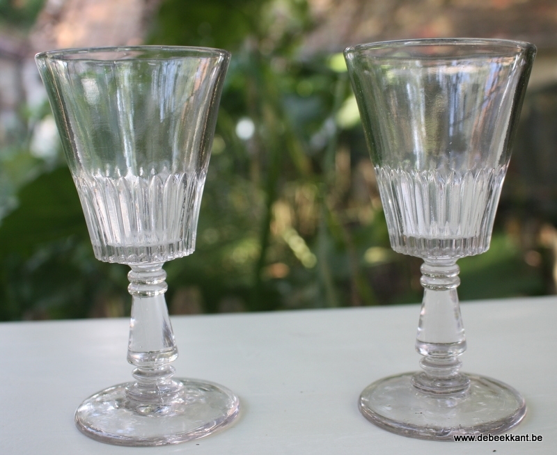 Antiek druppelglas borrelglas