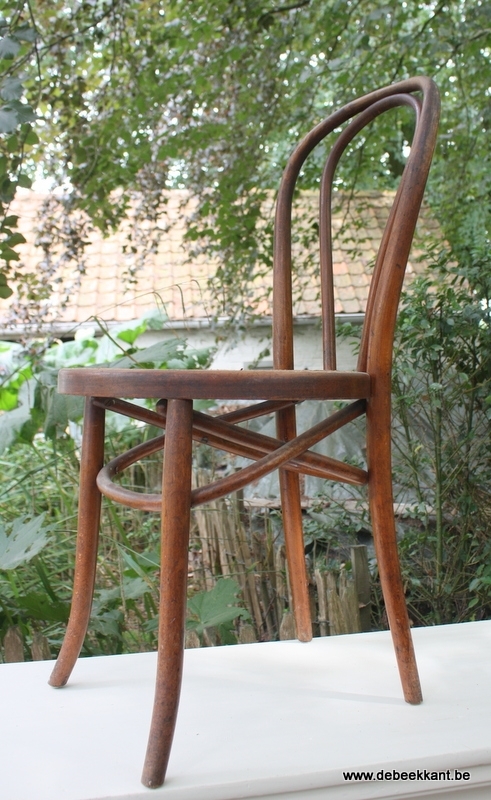 Set van 2 Thonet stoelen nummer 18