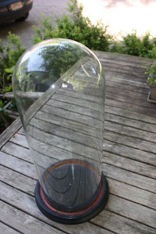 Antieke ronde globe zwarte voet H 43 cm